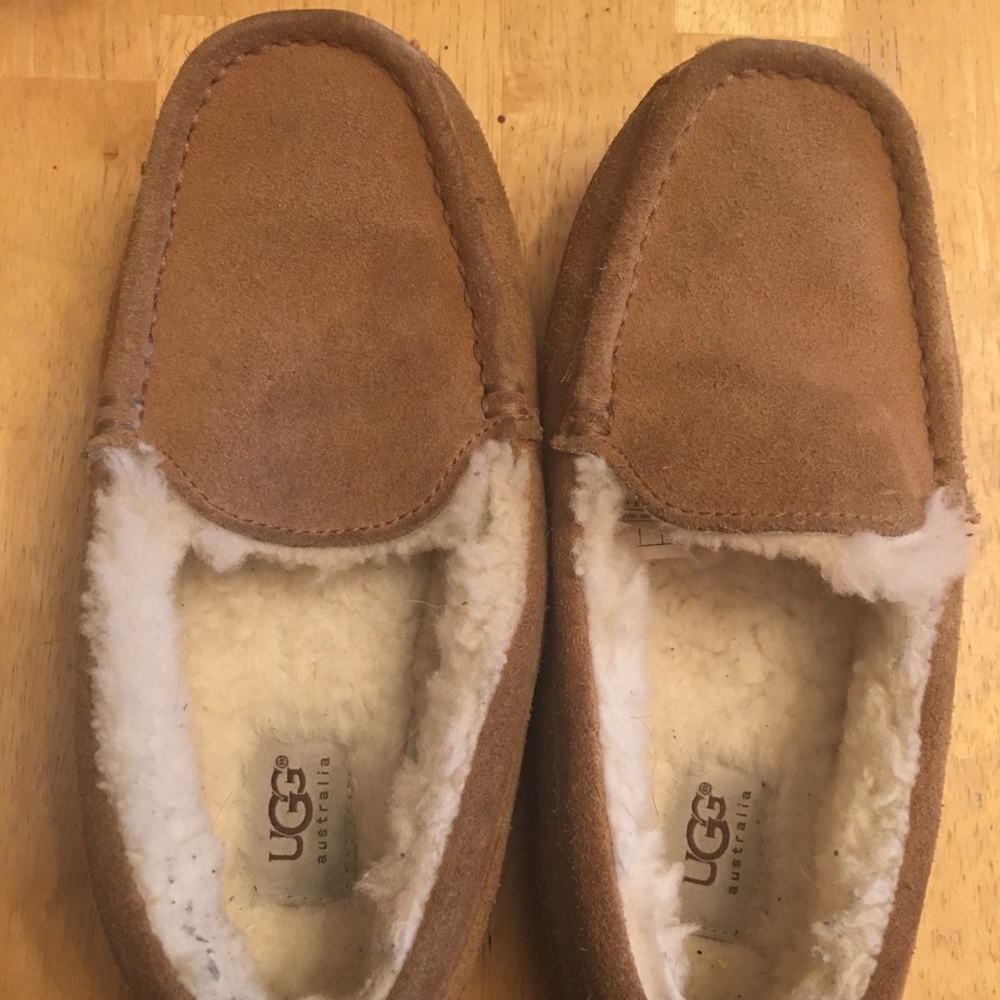 Ugg size 4 moccasins or slippers